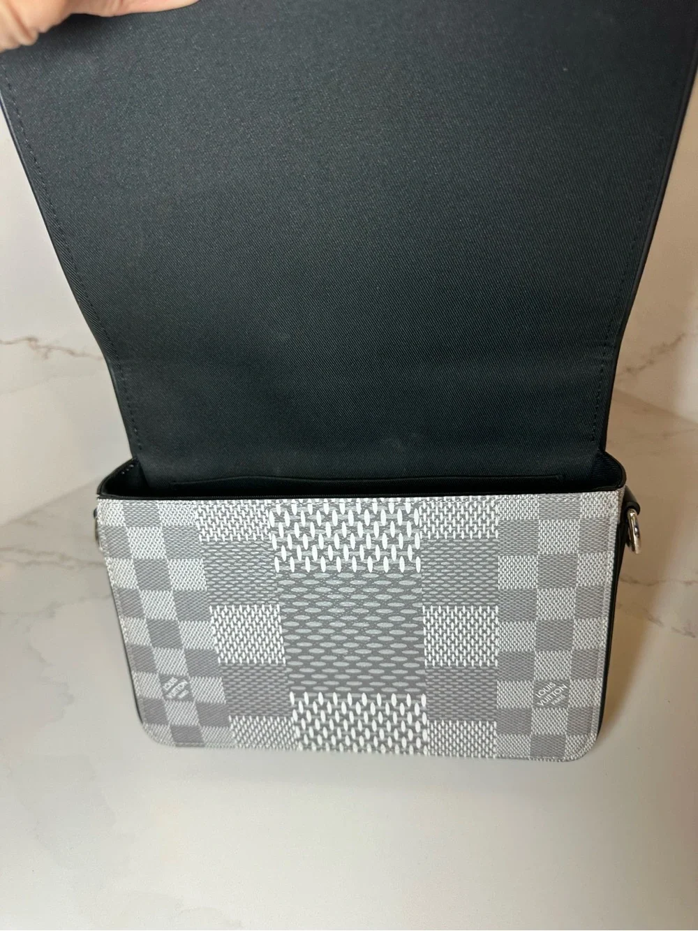 Louis Vuitton Damier Graphite 3D Studio Messenger Antarctica